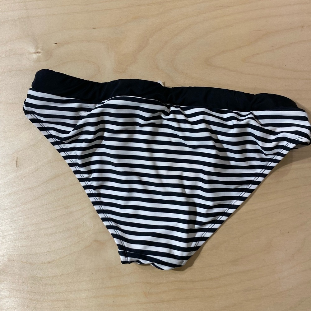 AVIA Black and White Striped Bikini Bottom Medium (8-10) (MW) - Picture 7 of 12